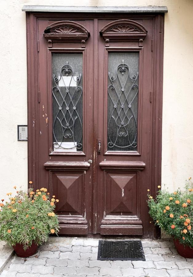 Old Town Home Of Evil Dog VNO Exterior photo