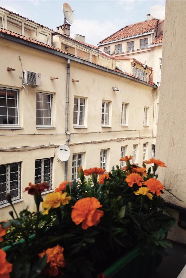 Old Town Home Of Evil Dog VNO Exterior photo